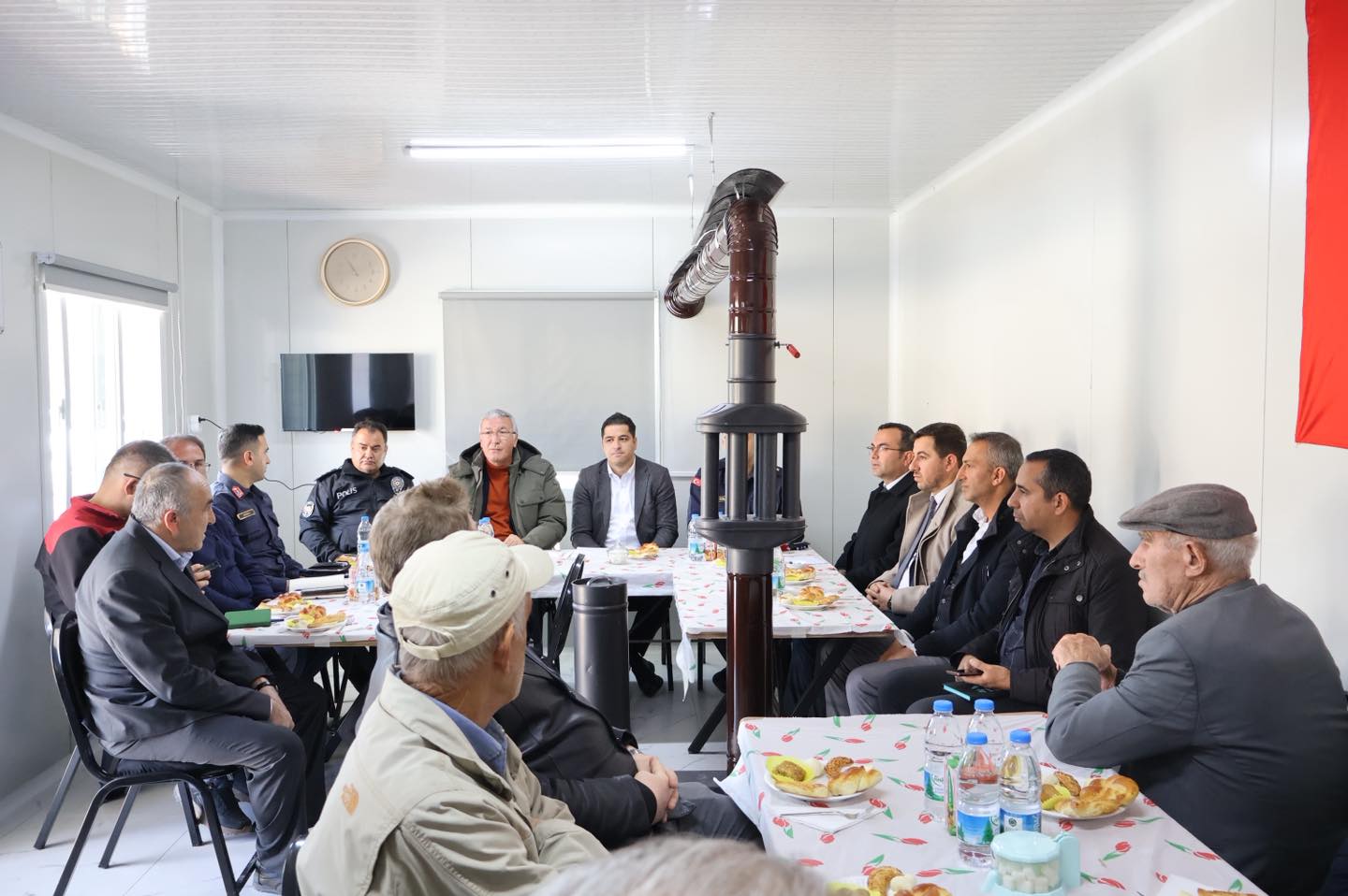 592401873 841428865270683 2699881707936857265 N