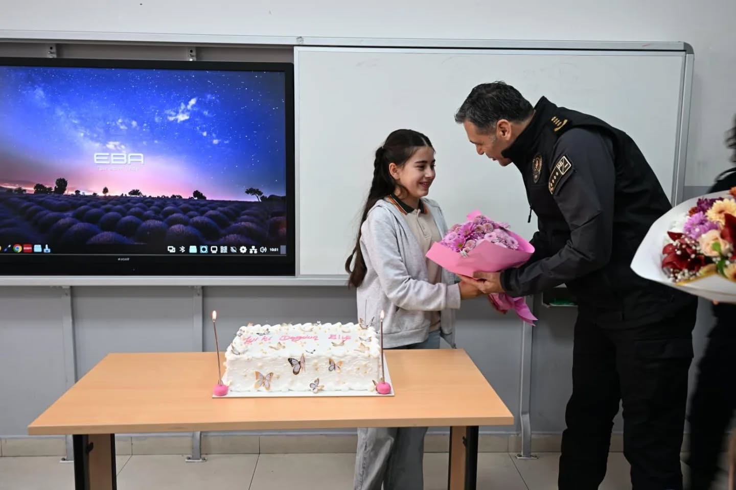 589070372 17925282831173155 2596127309279377767 N