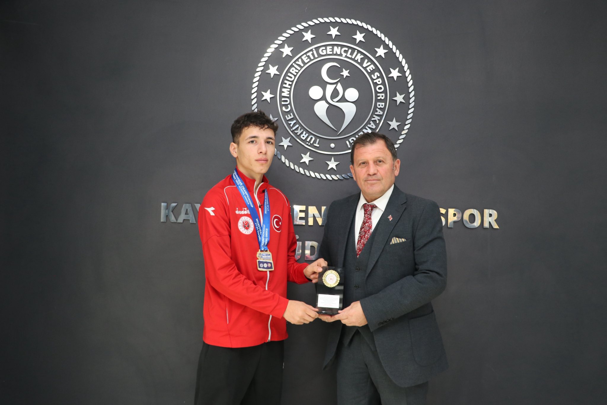 594066254 1284541883707339 6356712701185249962 N