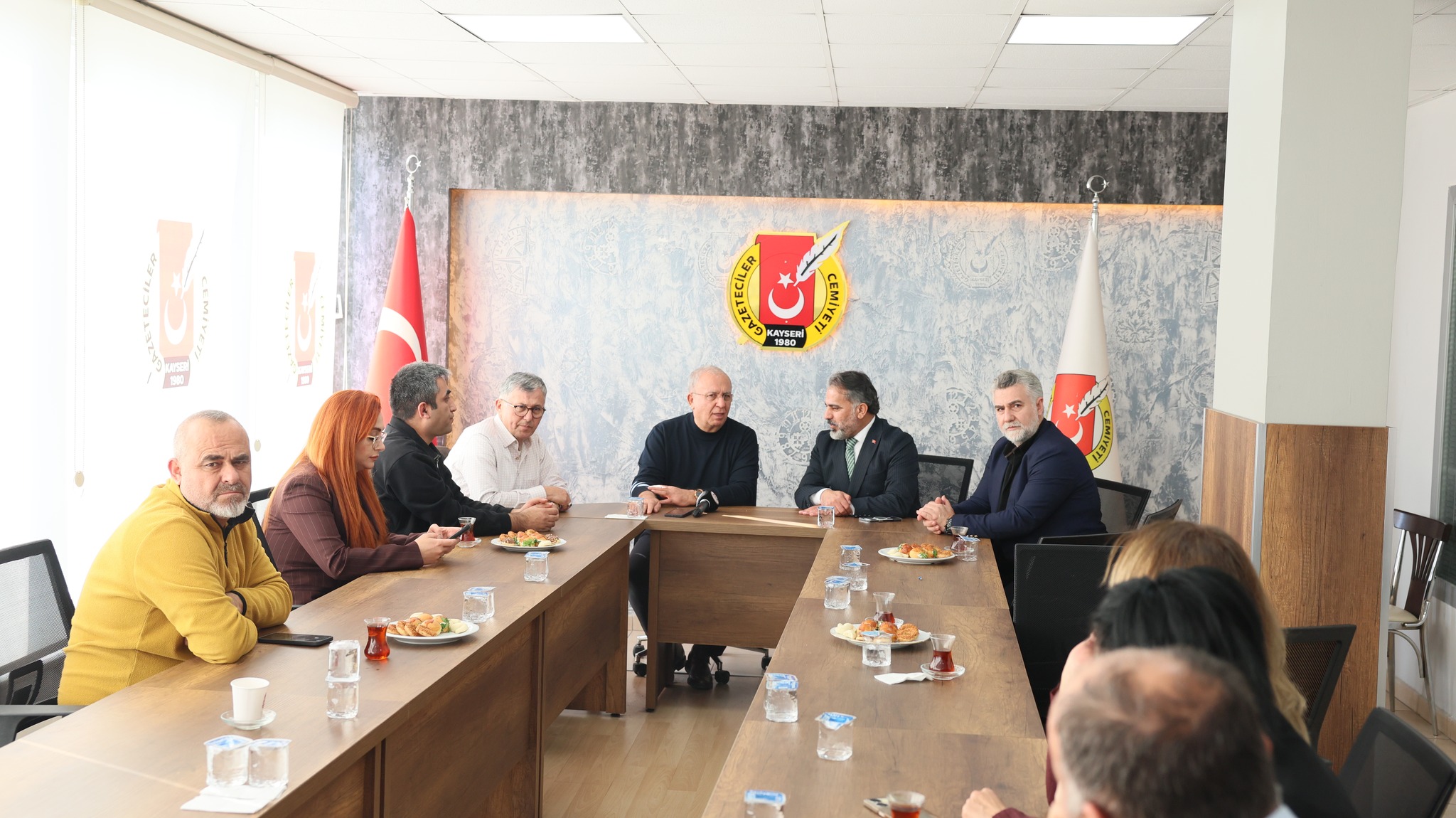 614936244 1298712648952572 425555184740899663 N