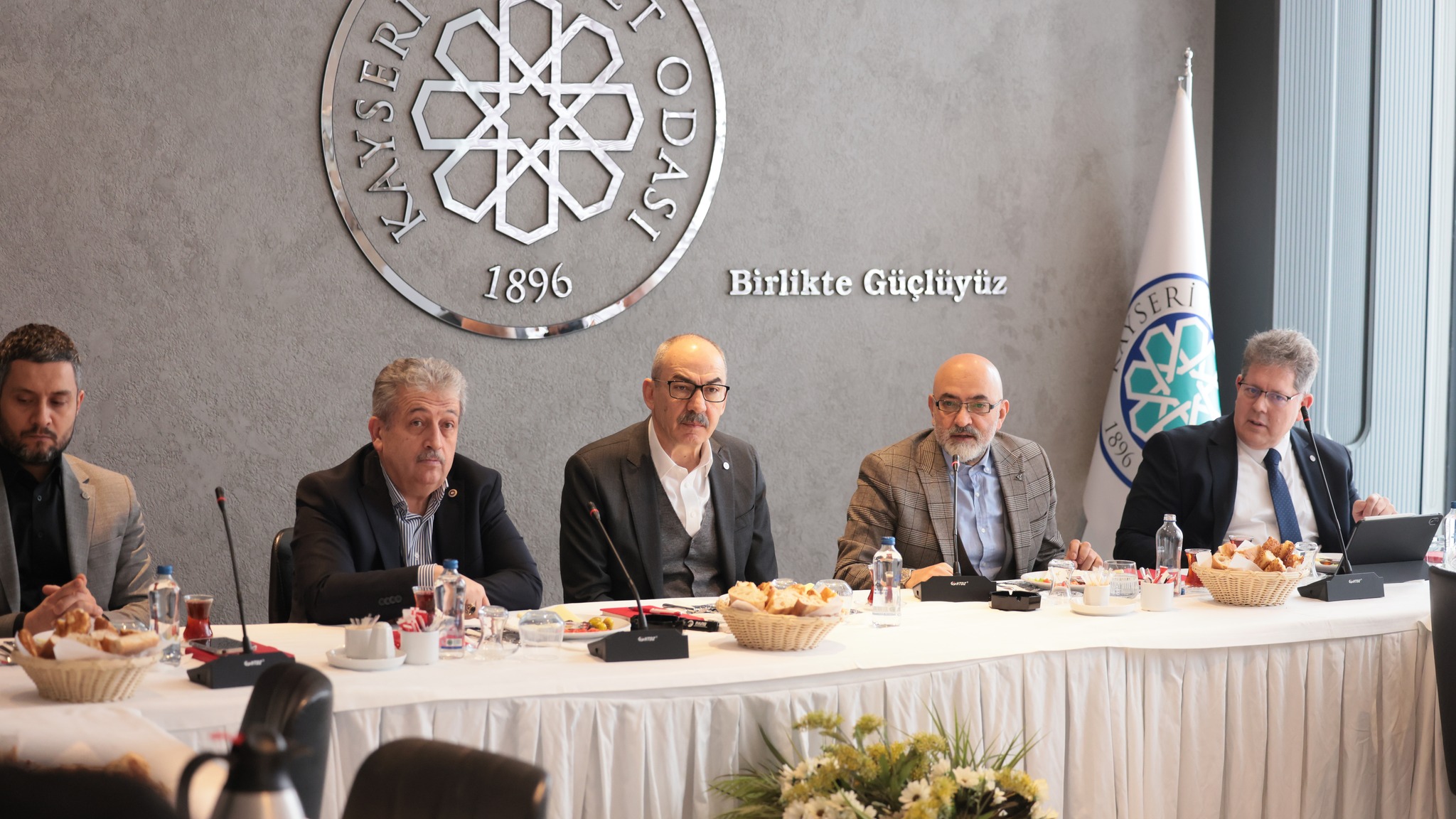 618104284 1305359991621171 6122921490171047739 N