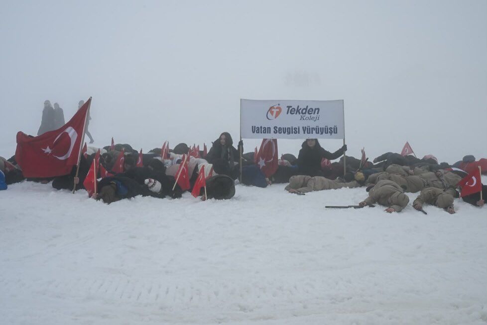 658120872 17939144406173155 8725817086292863572 N