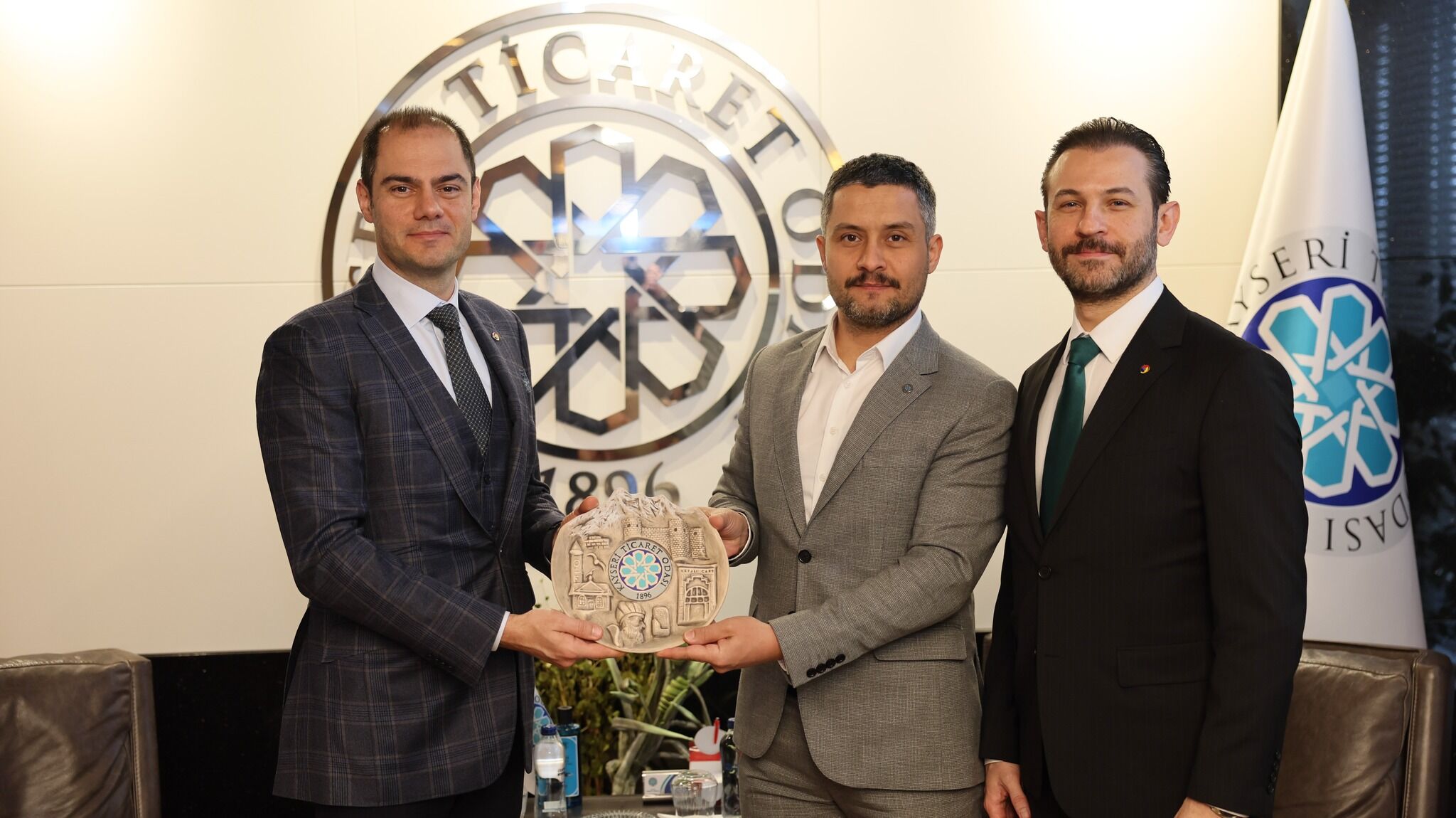 658128916 1361163549374148 1473112899716067791 N