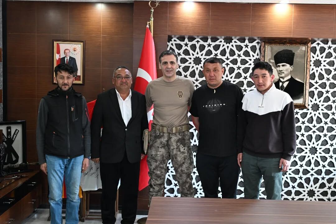 658395768 17939375250173155 3682582251913100703 N