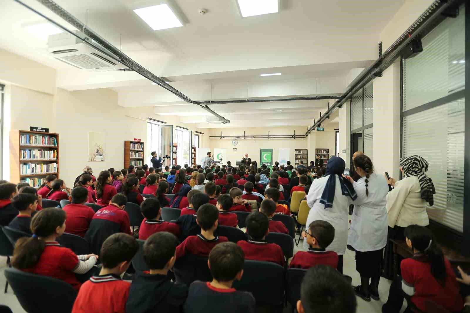 Kayseri̇’de Yazarlar Okurlarla Ayni Masada 2