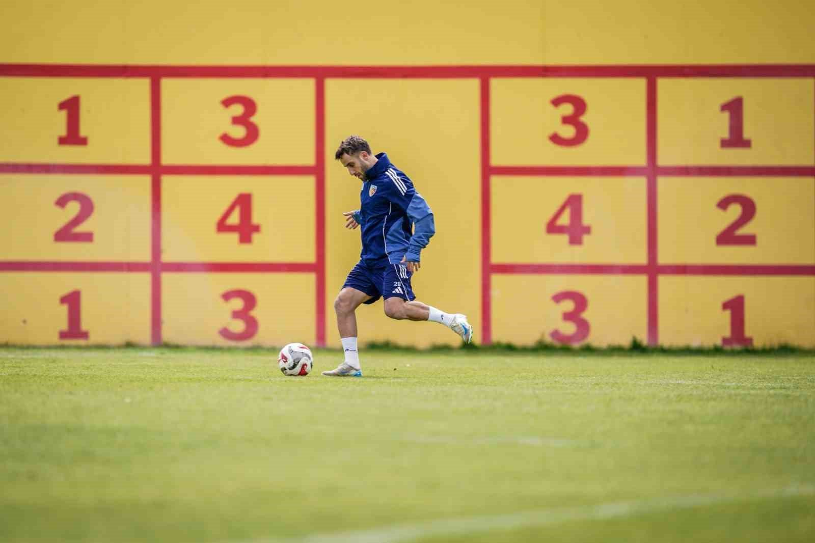 Gözler Zorlu Randevuda!