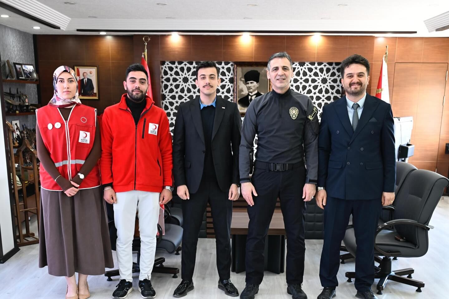 661682352 17941054233173155 5010292920464448465 N