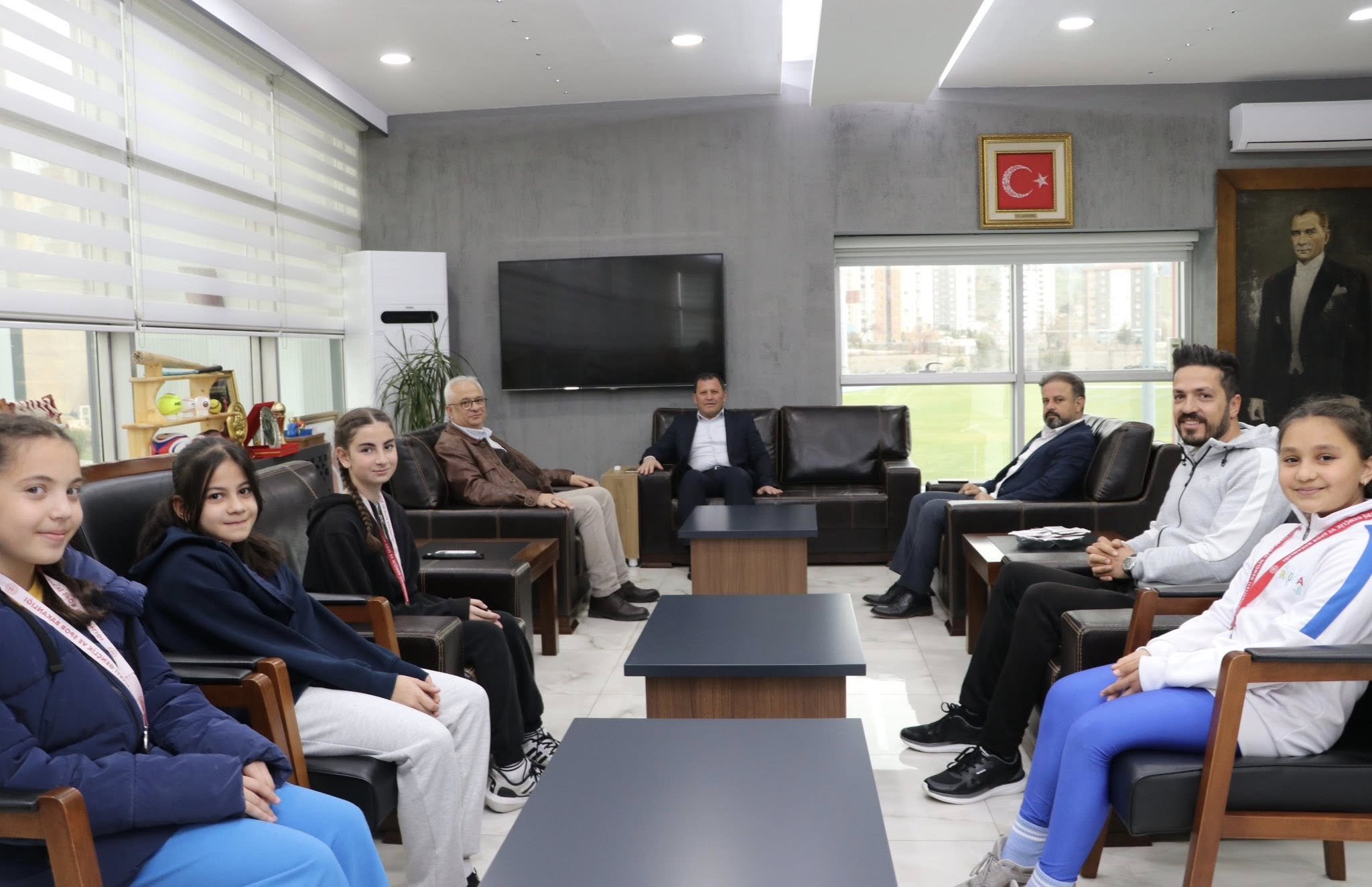 667152947 1390875119740681 5770621147053128177 N