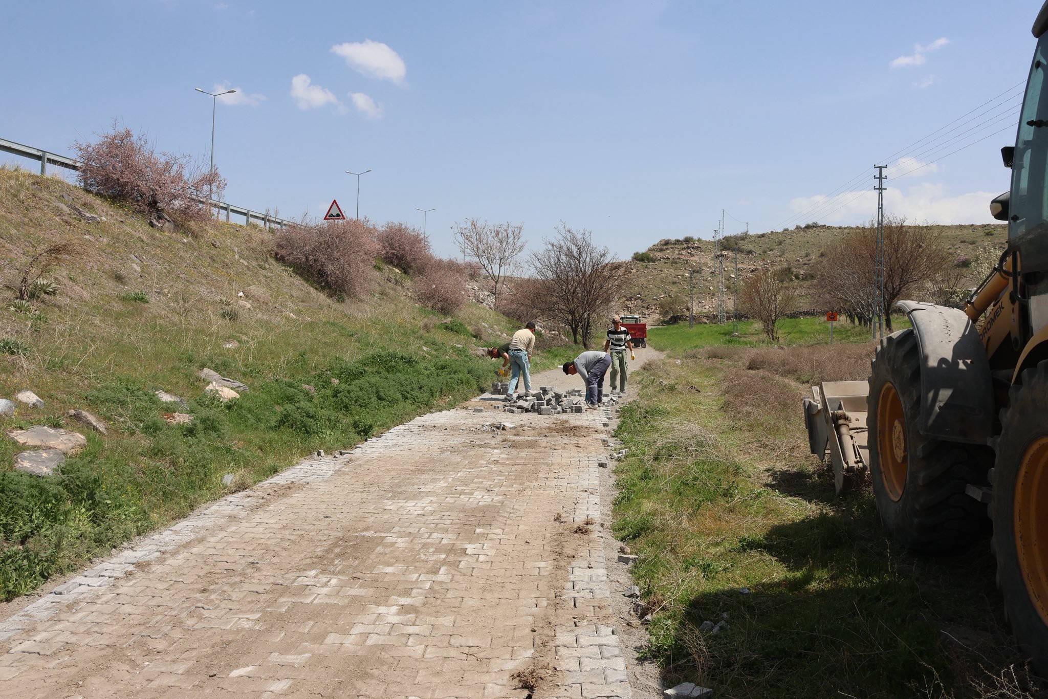 672332335 1701395311046130 7011715630821184963 N