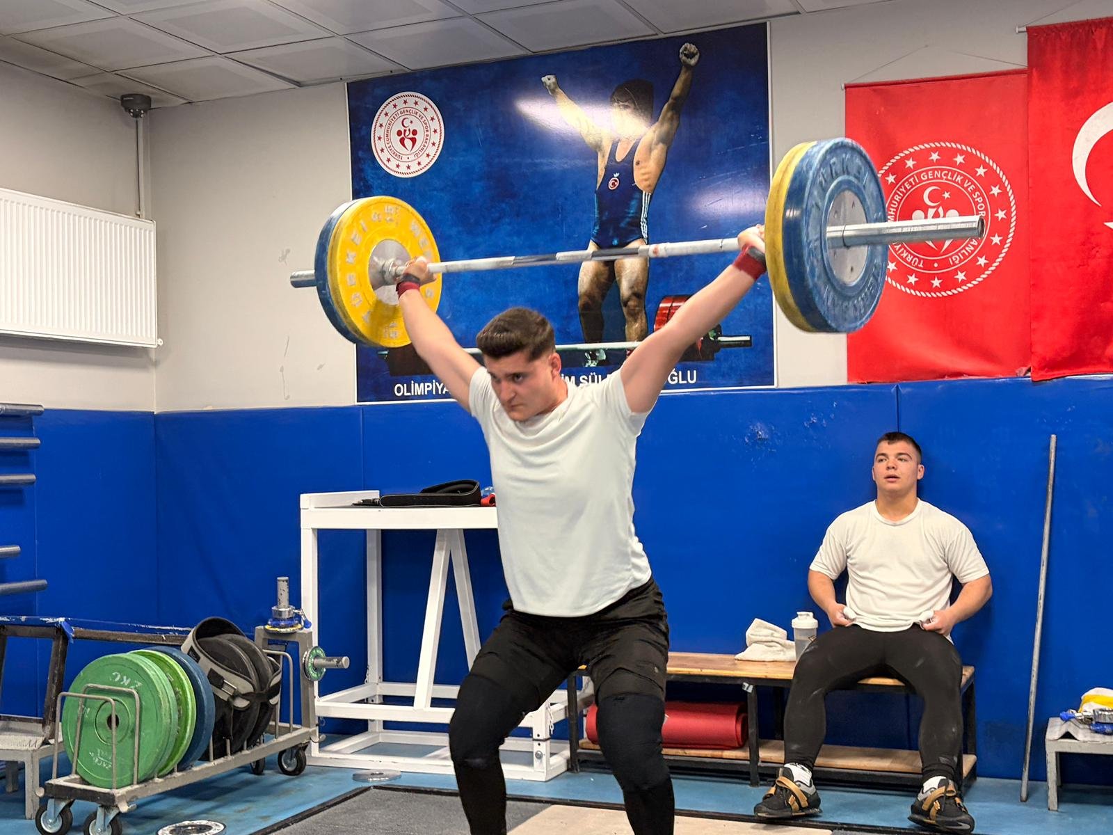 İl Müdürü Kabakcı Sporcularla Bir Araya Geldi 1