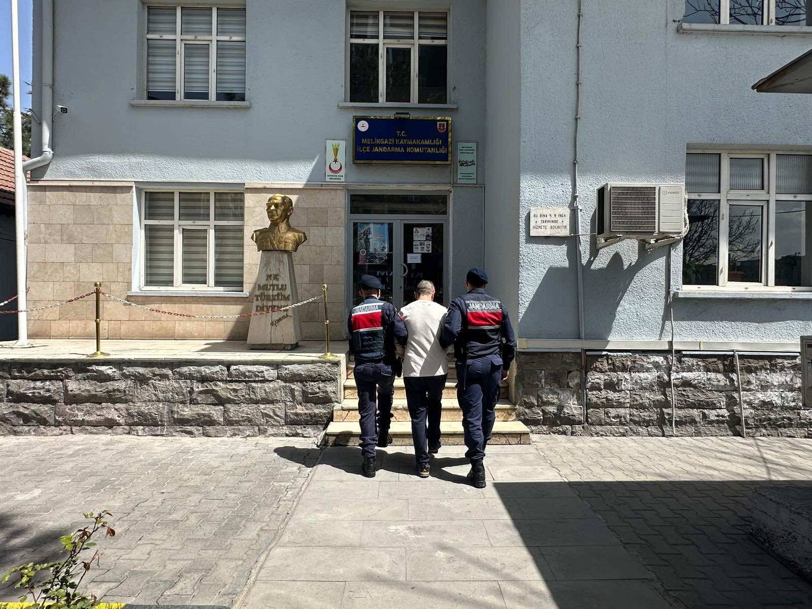 Kayseri'de Aranan Şahıslar Yakalandı