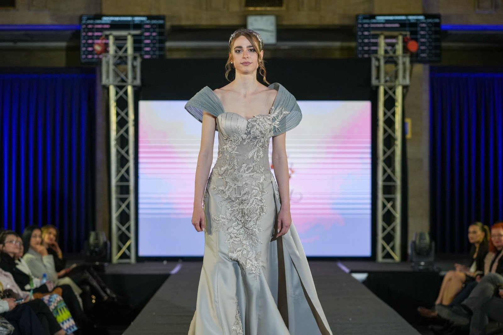 Büşra Canay, Bulgaristan’da moda rüzgarı estirdi